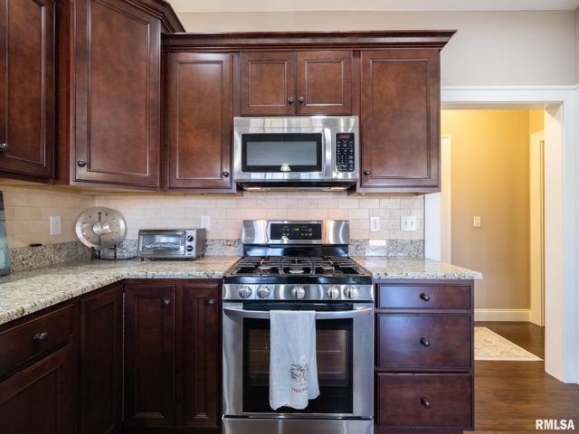 11224 N Sycamore Creek Drive, Dunlap, IL 61525