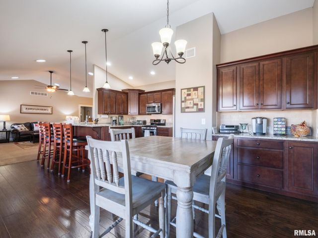 11224 N Sycamore Creek Drive, Dunlap, IL 61525