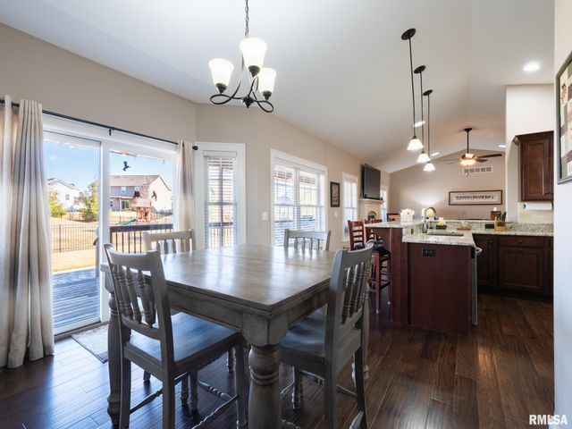 11224 N Sycamore Creek Drive, Dunlap, IL 61525