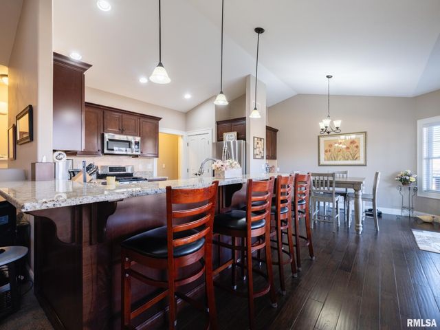 11224 N Sycamore Creek Drive, Dunlap, IL 61525