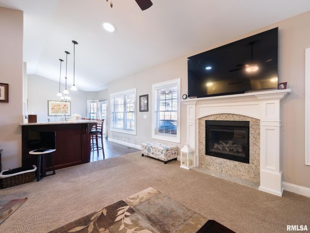 11224 N Sycamore Creek Drive, Dunlap, IL 61525