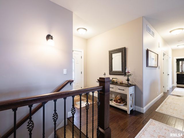 11224 N Sycamore Creek Drive, Dunlap, IL 61525