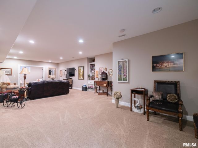 11224 N Sycamore Creek Drive, Dunlap, IL 61525