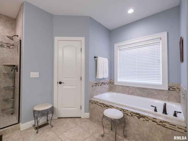 11224 N Sycamore Creek Drive, Dunlap, IL 61525