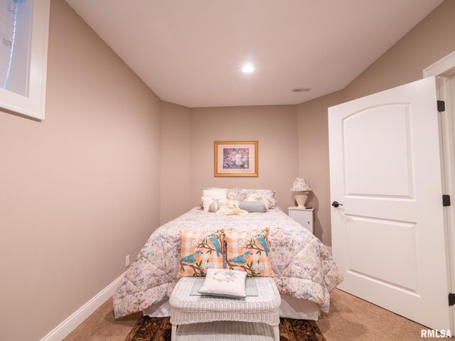 11224 N Sycamore Creek Drive, Dunlap, IL 61525