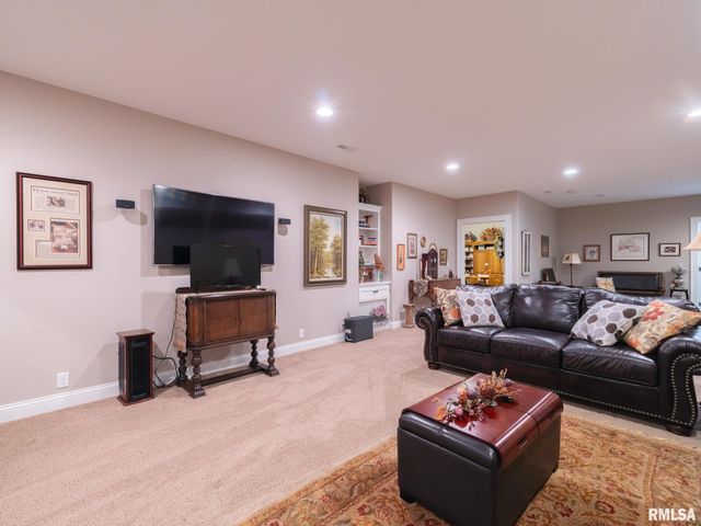11224 N Sycamore Creek Drive, Dunlap, IL 61525