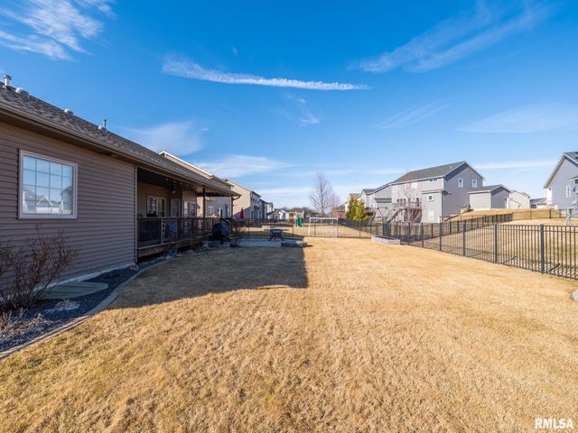 11224 N Sycamore Creek Drive, Dunlap, IL 61525