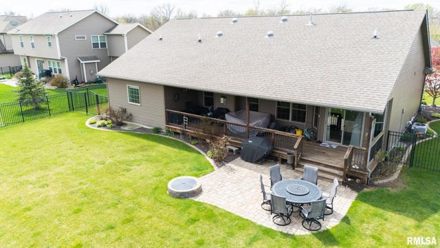 11224 N Sycamore Creek Drive, Dunlap, IL 61525