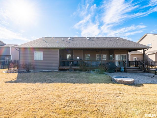 11224 N Sycamore Creek Drive, Dunlap, IL 61525