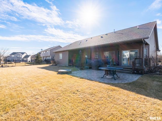 11224 N Sycamore Creek Drive, Dunlap, IL 61525