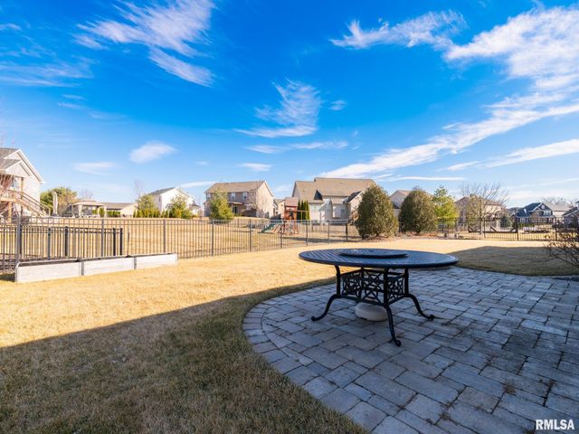 11224 N Sycamore Creek Drive, Dunlap, IL 61525