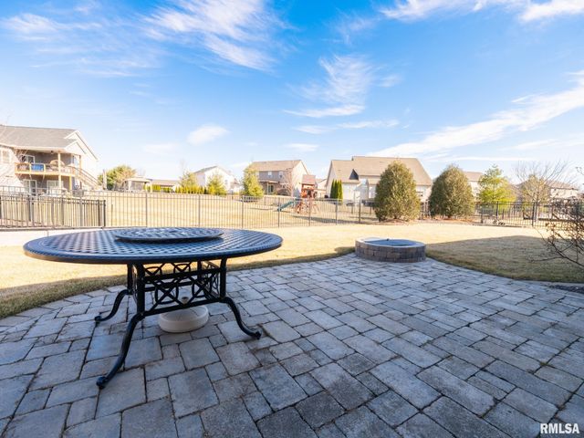 11224 N Sycamore Creek Drive, Dunlap, IL 61525