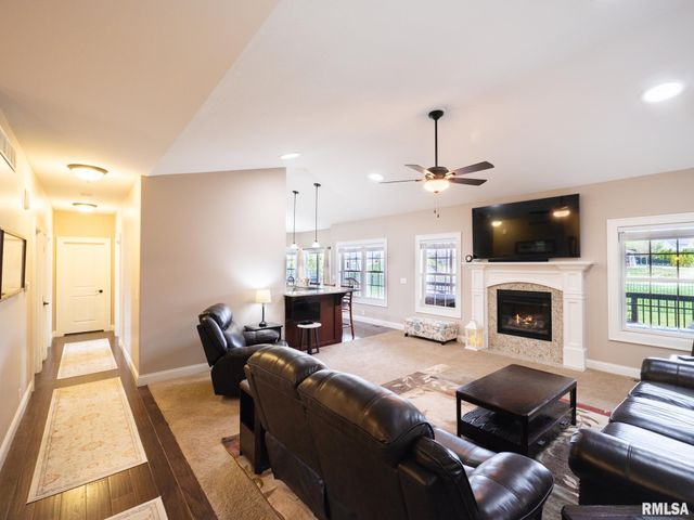 11224 N Sycamore Creek Drive, Dunlap, IL 61525