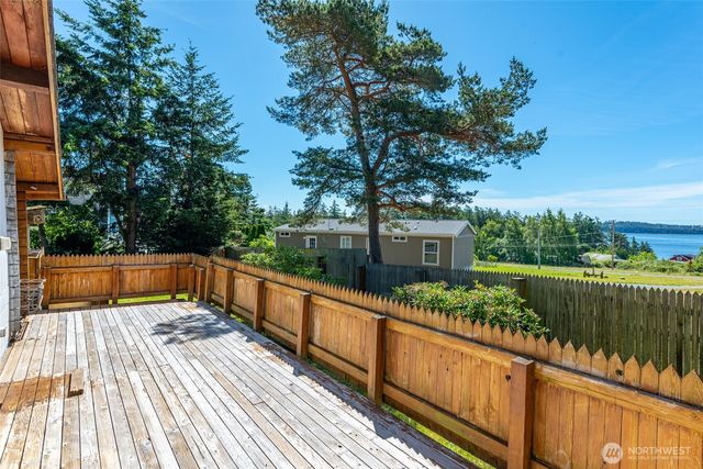 1731 Stephen Street, Oak Harbor, WA 98277