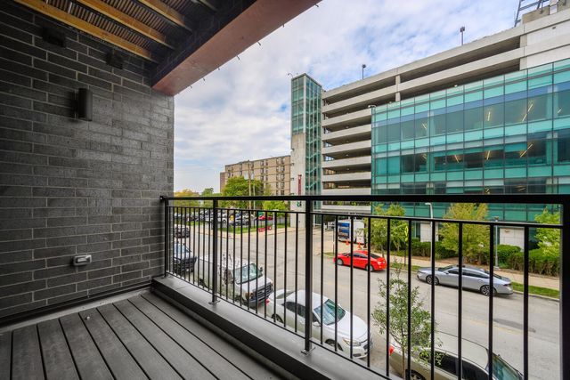 825 E 61st Street 309, Chicago, IL 60637