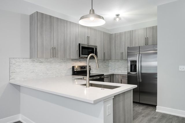 825 E 61st Street 309, Chicago, IL 60637