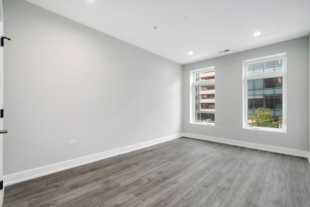 825 E 61st Street 309, Chicago, IL 60637