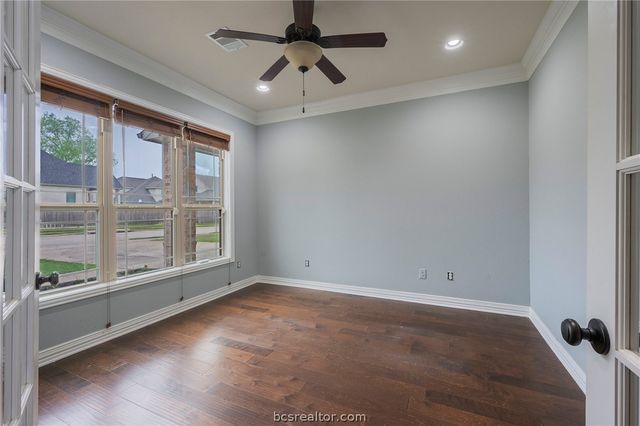 4100 Wallaceshire Avenue, College Station, TX 77845
