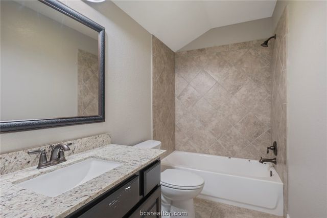 4100 Wallaceshire Avenue, College Station, TX 77845