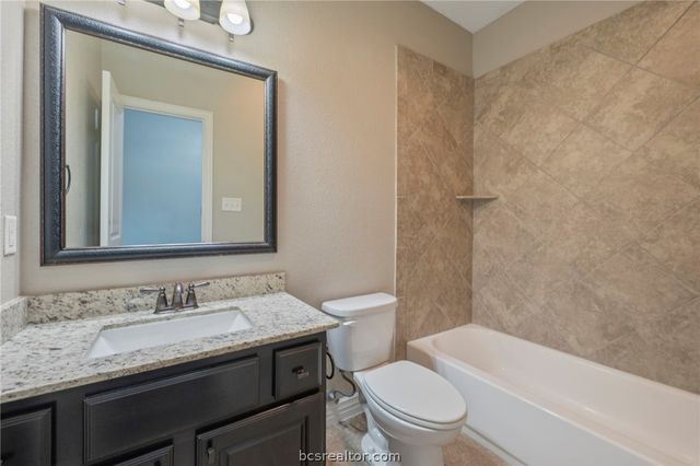 4100 Wallaceshire Avenue, College Station, TX 77845