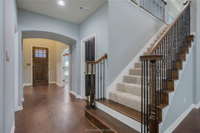 4100 Wallaceshire Avenue, College Station, TX 77845