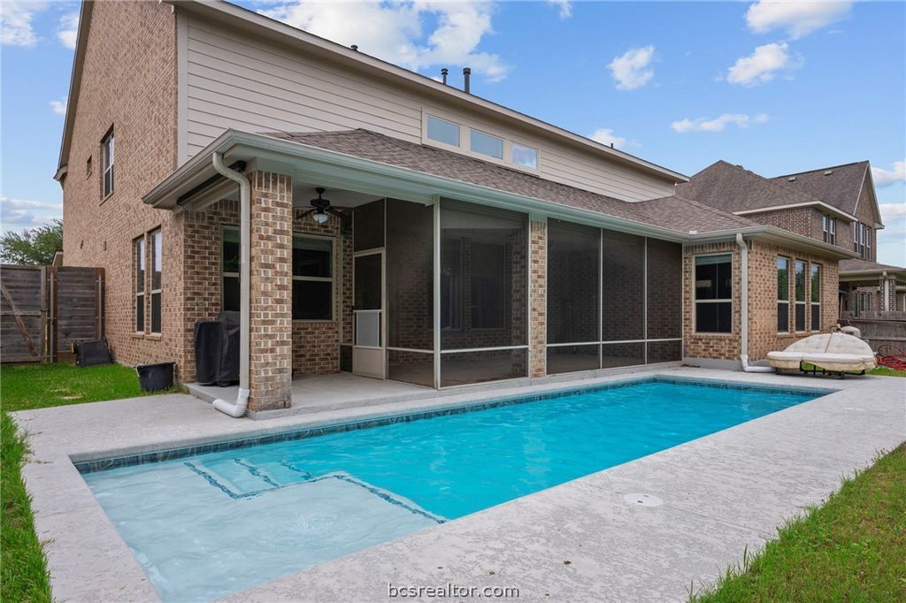 4100 Wallaceshire Avenue, College Station, TX 77845