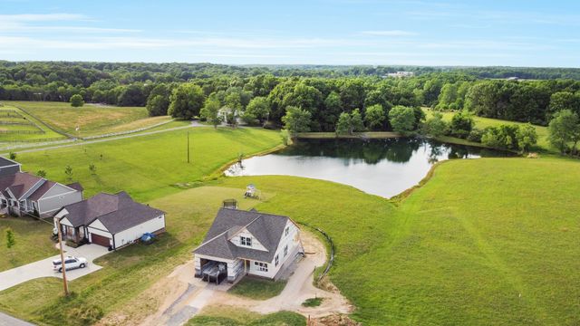 1171 Abiff Rd, Bon Aqua, TN 37025