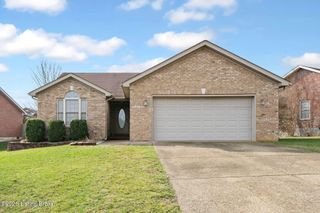 319 Park Ridge Dr, Mt Washington, KY 40047
