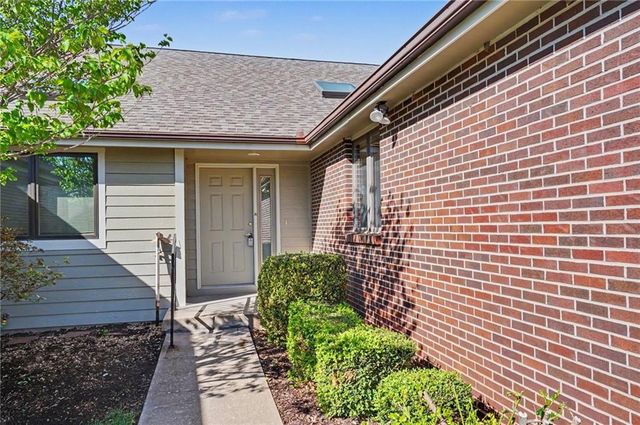 4723 Balmoral Drive, Lawrence, KS 66047