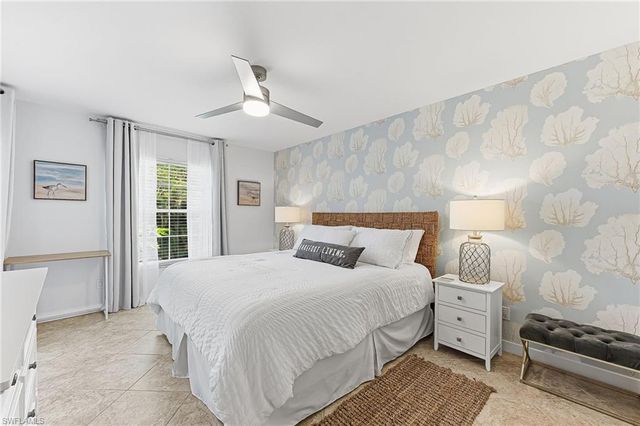 887 Gulf Pavilion DR 203, Naples, FL 34108