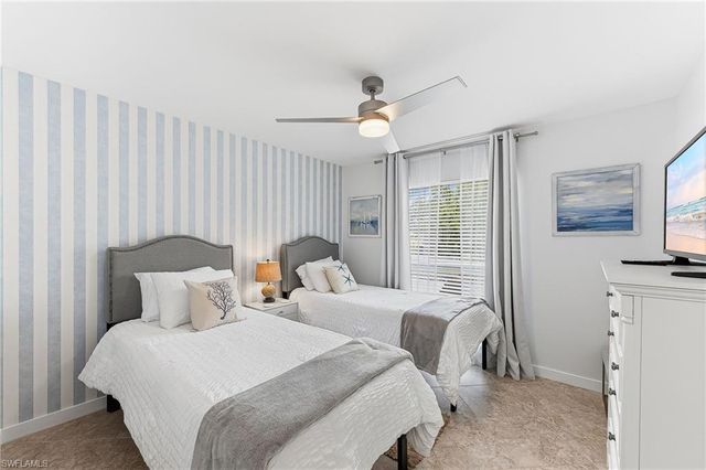 887 Gulf Pavilion DR 203, Naples, FL 34108