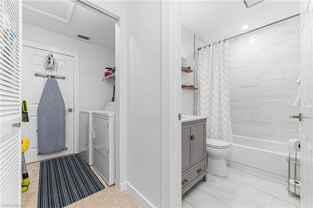 887 Gulf Pavilion DR 203, Naples, FL 34108