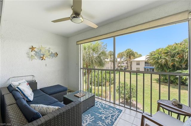 887 Gulf Pavilion DR 203, Naples, FL 34108
