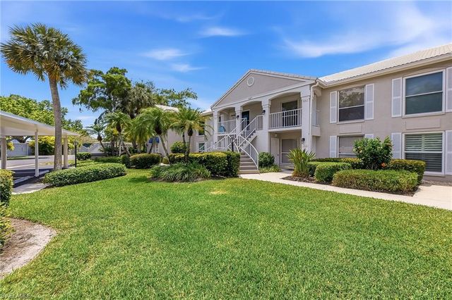 887 Gulf Pavilion DR 203, Naples, FL 34108