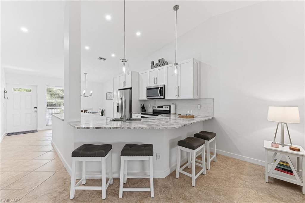 887 Gulf Pavilion DR 203, NAPLES, FL 34108 — photo 5