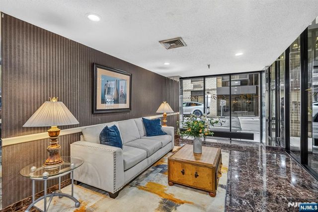 326 Prospect Avenue 9J, Hackensack, NJ 07601