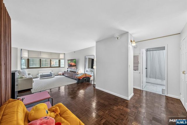 326 Prospect Avenue 9J, Hackensack, NJ 07601