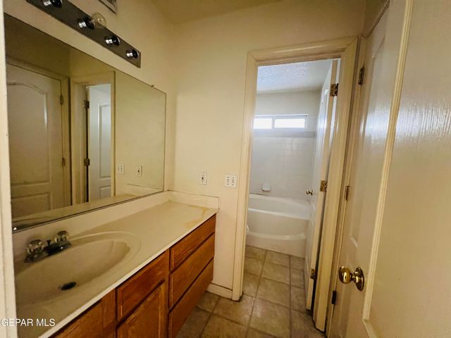 1243 JOHN PHELAN Drive, El Paso, TX 79936