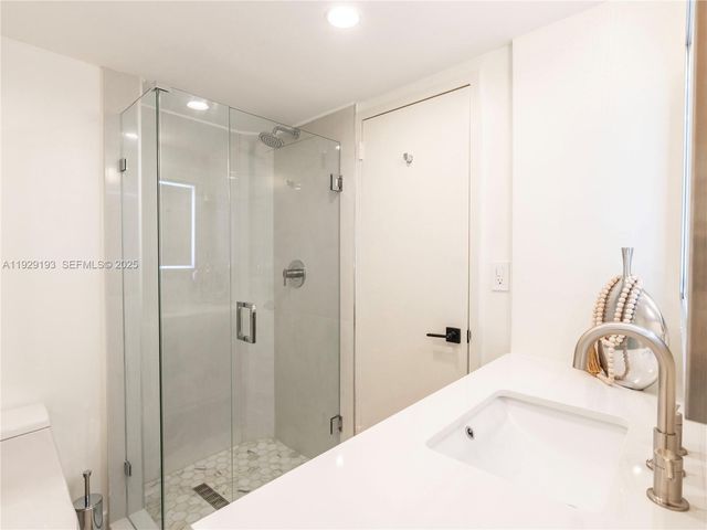 5701 Collins Ave 307, Miami Beach, FL 33140