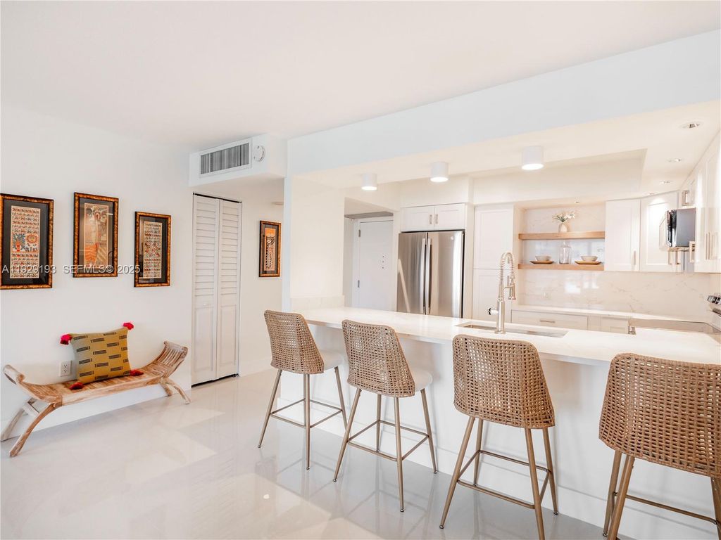 5701 Collins Ave 307, Miami Beach, FL 33140