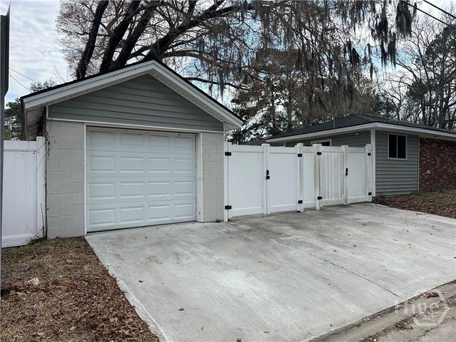 1902 E 57th Street, Savannah, GA 31404