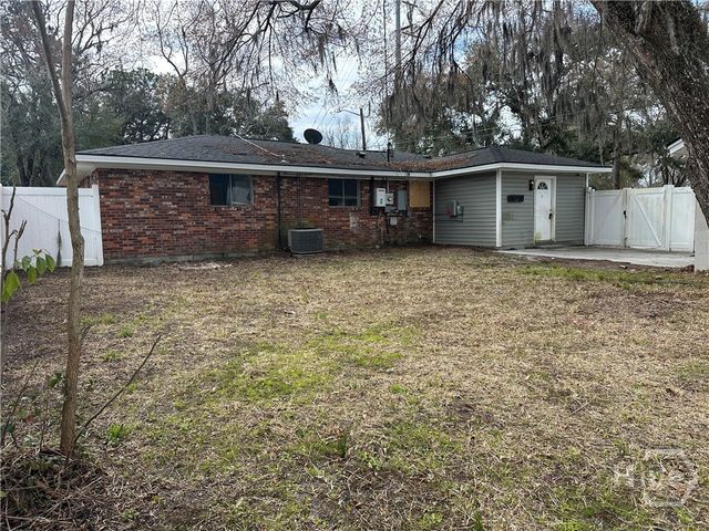 1902 E 57th Street, Savannah, GA 31404