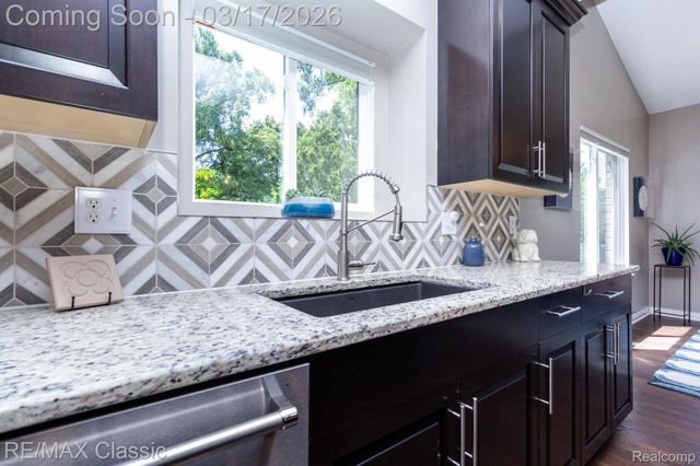 53871 Jewell Road, Shelby Charter Township, MI 48315