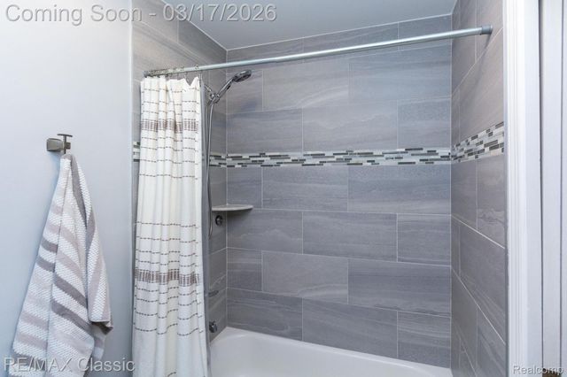 53871 Jewell Road, Shelby Charter Township, MI 48315