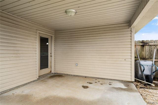 16400 Cherokee Bend, Moundville, AL 35474