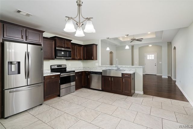 16400 Cherokee Bend, Moundville, AL 35474