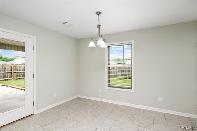 16400 Cherokee Bend, Moundville, AL 35474