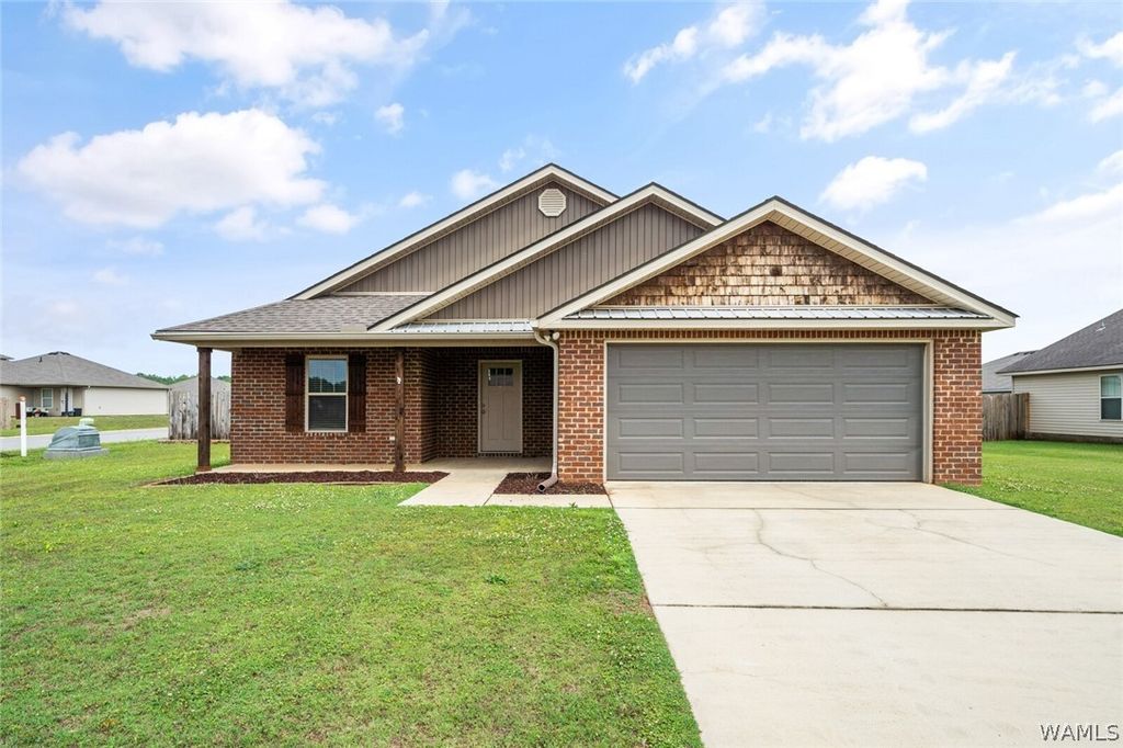 16400 Cherokee Bend, Moundville, AL 35474