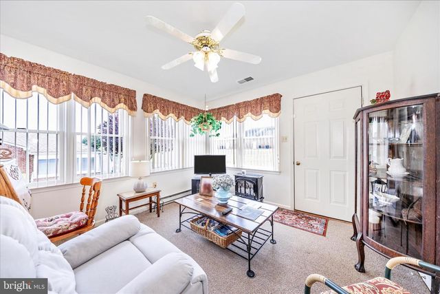 115 SUNFLOWER DR, Hagerstown, MD 21740