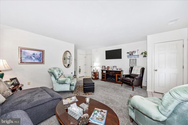 115 SUNFLOWER DR, Hagerstown, MD 21740
